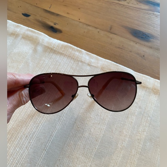 Cole Haan Women’s Aviator Sunglasses Gold Frames - Picture 4 of 5